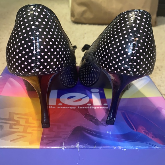 LEI Black/pink dot peep toe; well-loved but well taken care of; original box - Picture 3 of 7